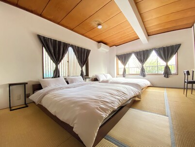 Huge facility with 4 floors for rent / BBQ available anytime / 1 station to Namba station / 14 bedrooms / 28 beds / Sleeps up to 42 people