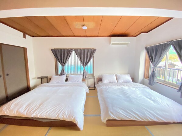 14 bedrooms, desk, free WiFi, bed sheets