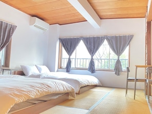 14 bedrooms, desk, free WiFi, bed sheets