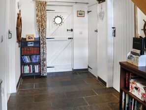 Interior - 3 bedroom accommodation in Angle (Angle)