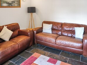 Fireplace - 3 bedroom accommodation in Angle (Angle)