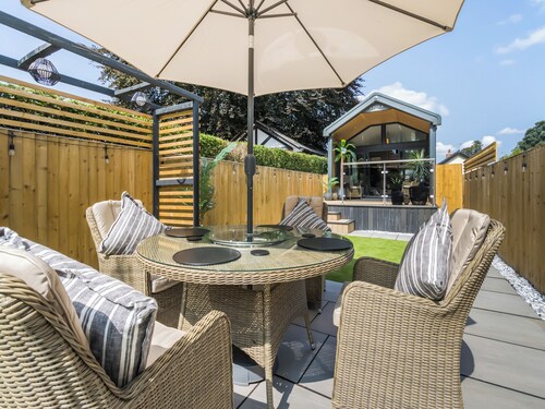 2 bedroom accommodation in Chirk, near Llangollen
