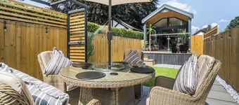 2 bedroom accommodation in Chirk, near Llangollen