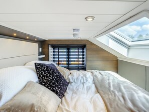 2 bedrooms, free WiFi
