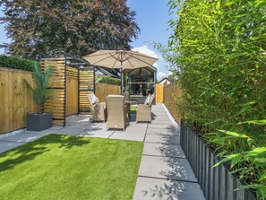 Terrace/patio - 2 bedroom accommodation in Chirk, near Llangollen (Chirk, near Llangollen)