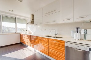 Fridge, microwave, oven, dishwasher