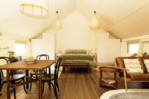 Interior - Austinmer Beach Studio Apartment with Parking (Austinmer)