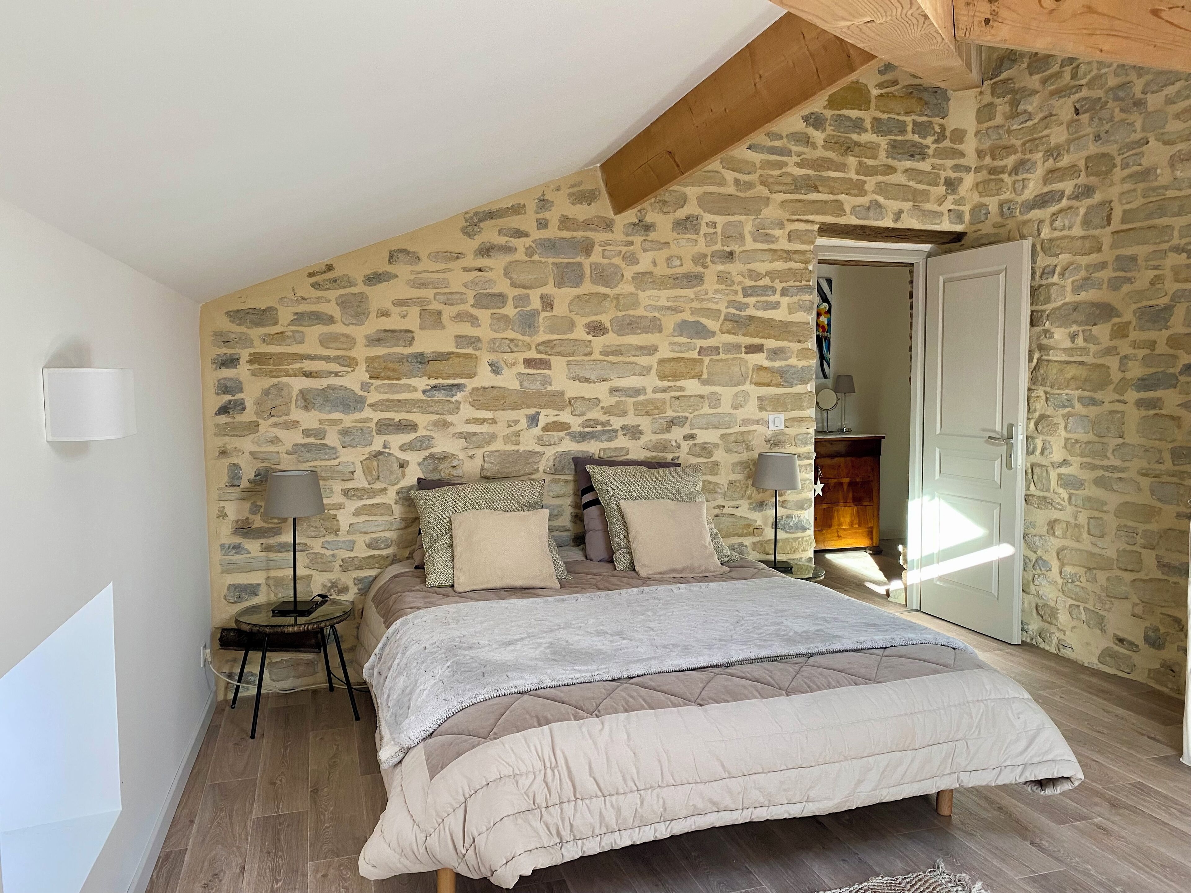 4 chambres, fer et planche à repasser, Wi-Fi gratuit