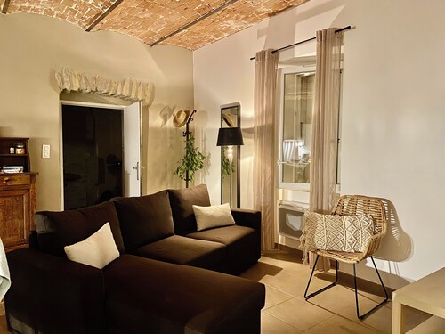 Gite Le Jardin d'Ôtesse. Comfortable country house (sleeps 3 to 15)