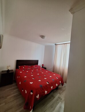 3 soverom, strykejern/-brett, wi-fi (inkludert) og sengetøy