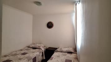 3 chambres, fer et planche Ă  repasser, accĂšs Internet, draps fournis