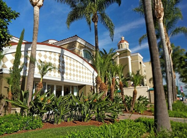 Exterior - Relaxing Anaheim Family Retreat Near Disney & GardenWalk (Anaheim)