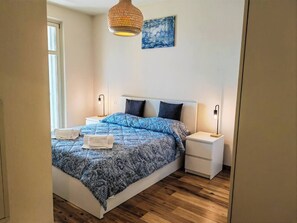 2 bedrooms, desk, iron/ironing board, free WiFi