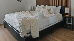 1 bedroom, desk, iron/ironing board, WiFi (free)
