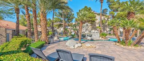 المنطقة المحيطة بالمنشأة