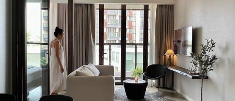 Appartement luxueux, balcon, vue sur la ville | Aire de séjour