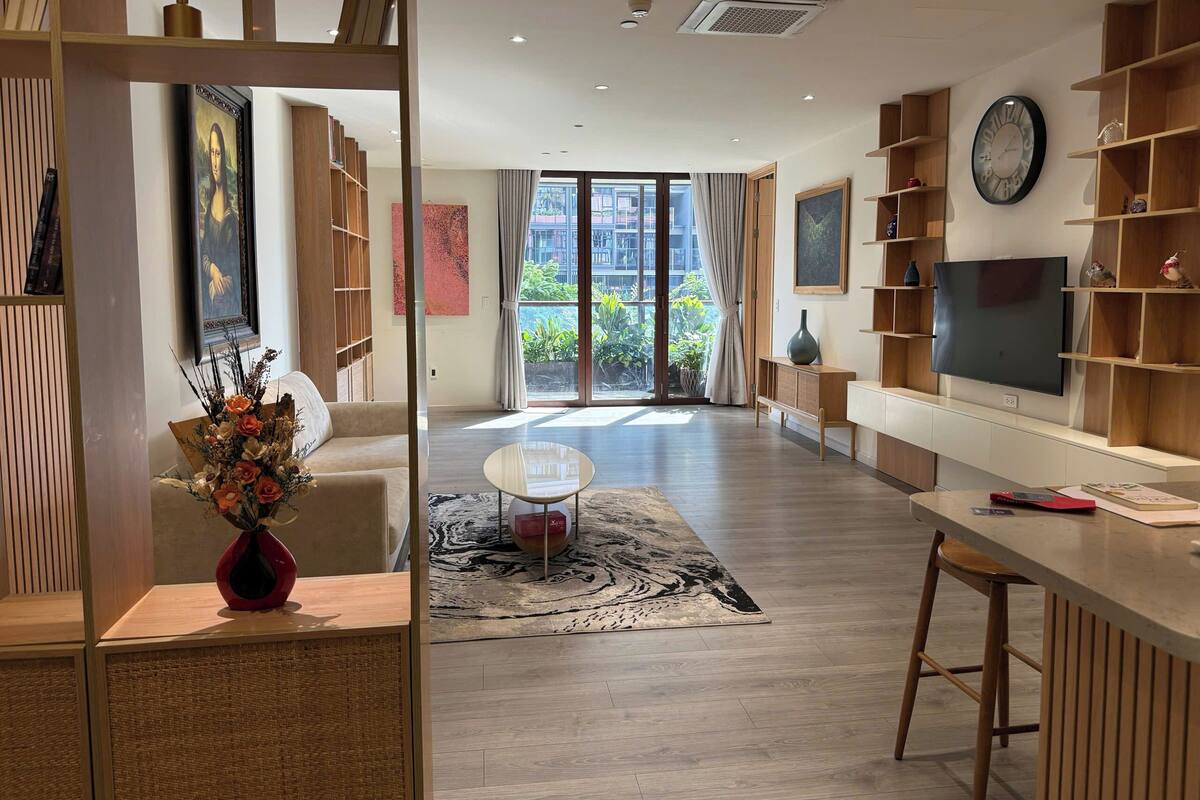 Appartement luxueux, 2 chambres, vue sur la ville | Literie de qualité, lit avec matelas en mousse à mémoire, bureau