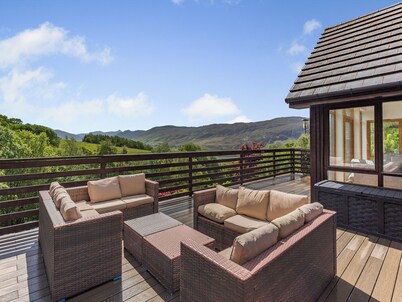 Corrie Burn Villa is located on Braes of Ullapool with spectacular sea views.