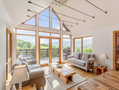 Corrie Burn Villa is located on Braes of Ullapool with spectacular sea views.