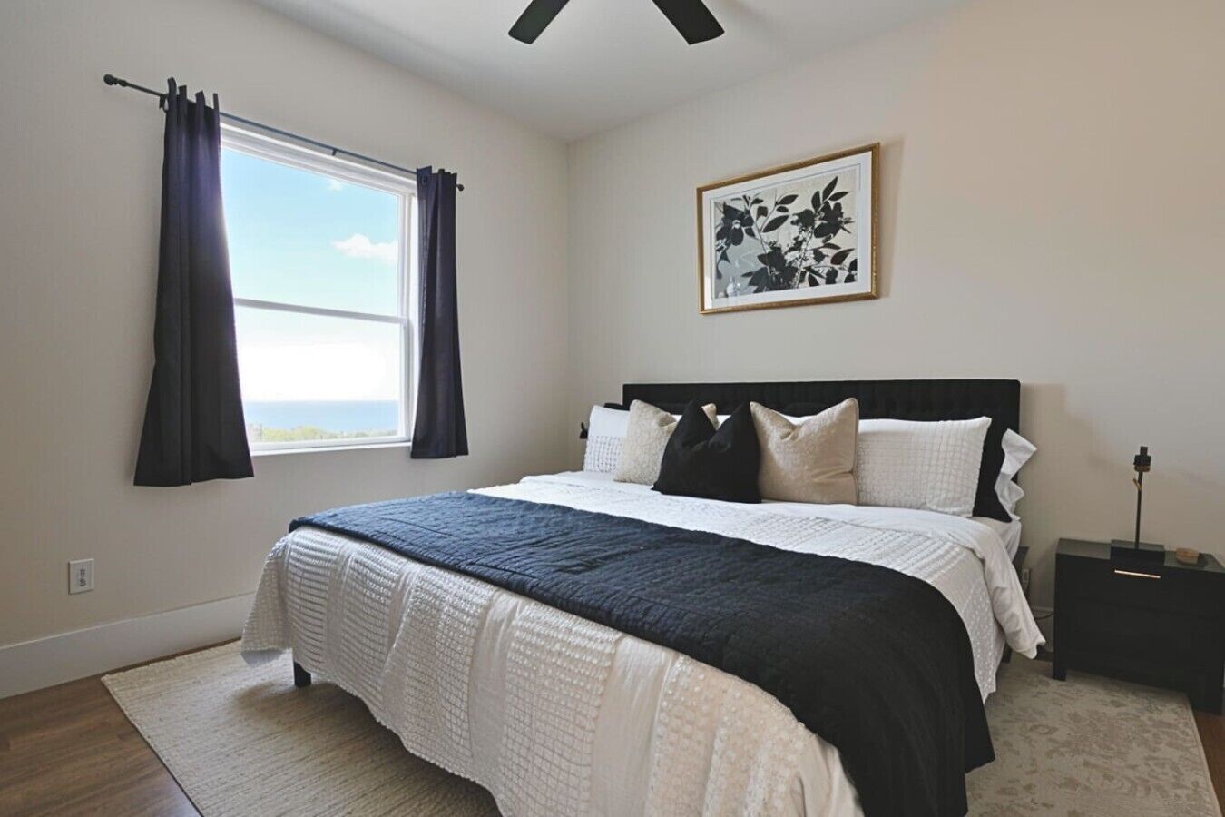 Desk, iron/ironing board, WiFi, bed sheets