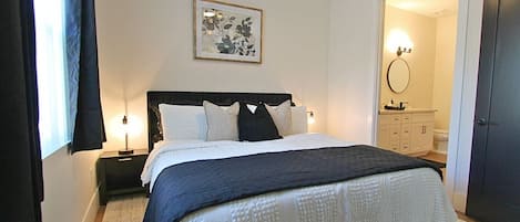 Desk, iron/ironing board, WiFi, bed sheets
