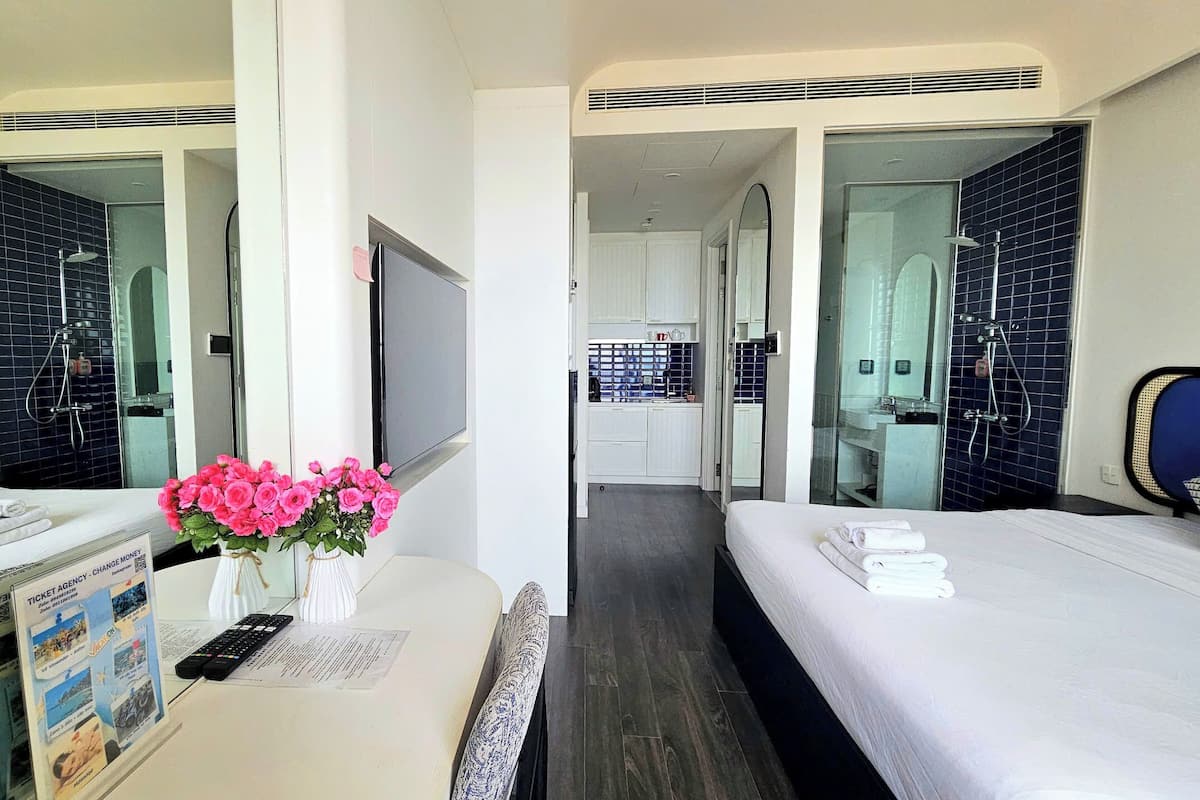 Blackout curtains, soundproofing, iron/ironing board, free WiFi