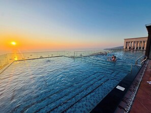 Outdoor pool - Aura Apartment (Phu Quoc)