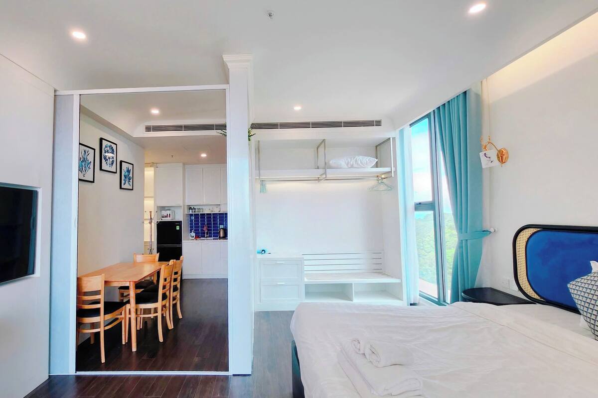 Deluxe Studio, 1 King Bed, Sea View | Balcony view