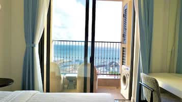Blackout curtains, soundproofing, iron/ironing board, free WiFi