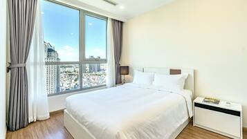 Standard Apartment, Balcony, City View | Soundproofing, iron/ironing board, free WiFi, wheelchair access