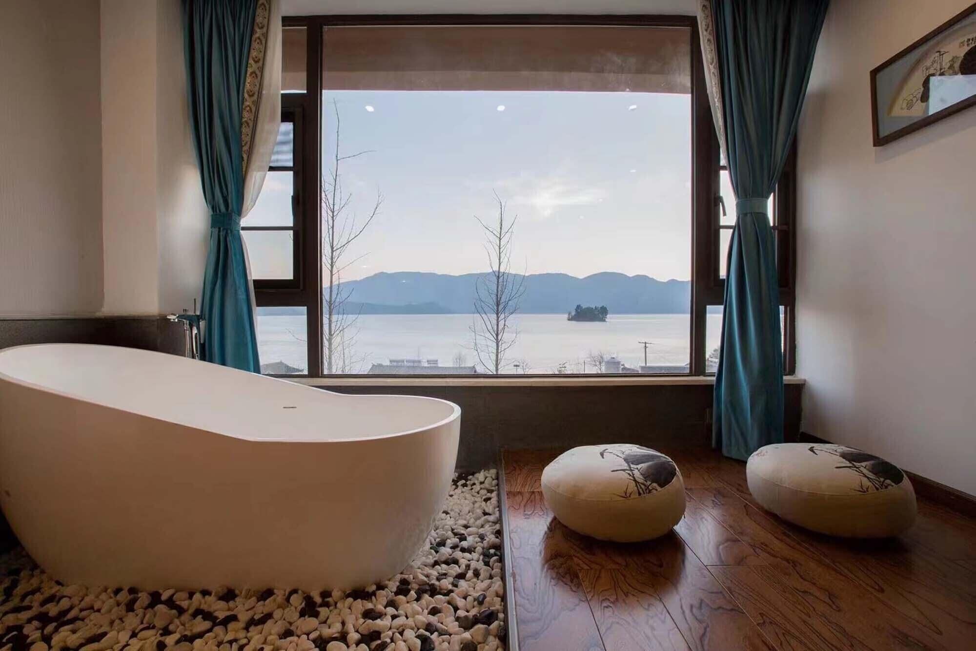 Private spa tub