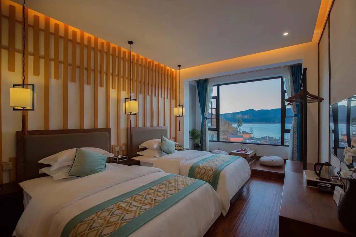 Standard Twin Room, Lake View | Free minibar items, individually decorated, laptop workspace, free WiFi