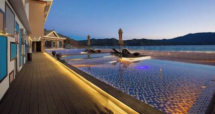 Lugu Lake Yunshang Holiday Hotel
