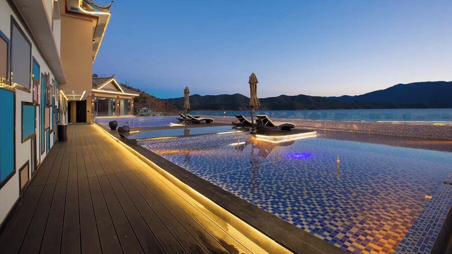 Lugu Lake Yunshang Holiday Hotel