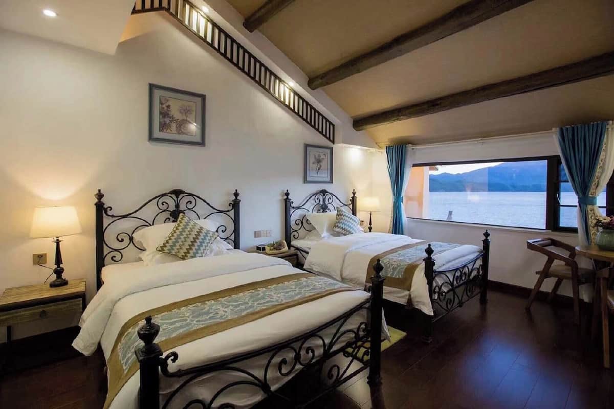Basic Twin Room, Lake View | Free minibar items, individually decorated, laptop workspace, free WiFi
