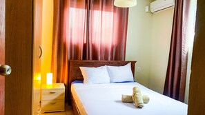 2 slaapkamers, een kluis op de kamer, een strijkplank/strijkijzer