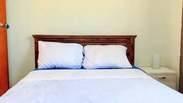 In-room safe, iron/ironing board, WiFi, bed sheets