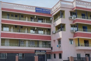 Front of property - Hotel Sun Shine Digha (Digha)