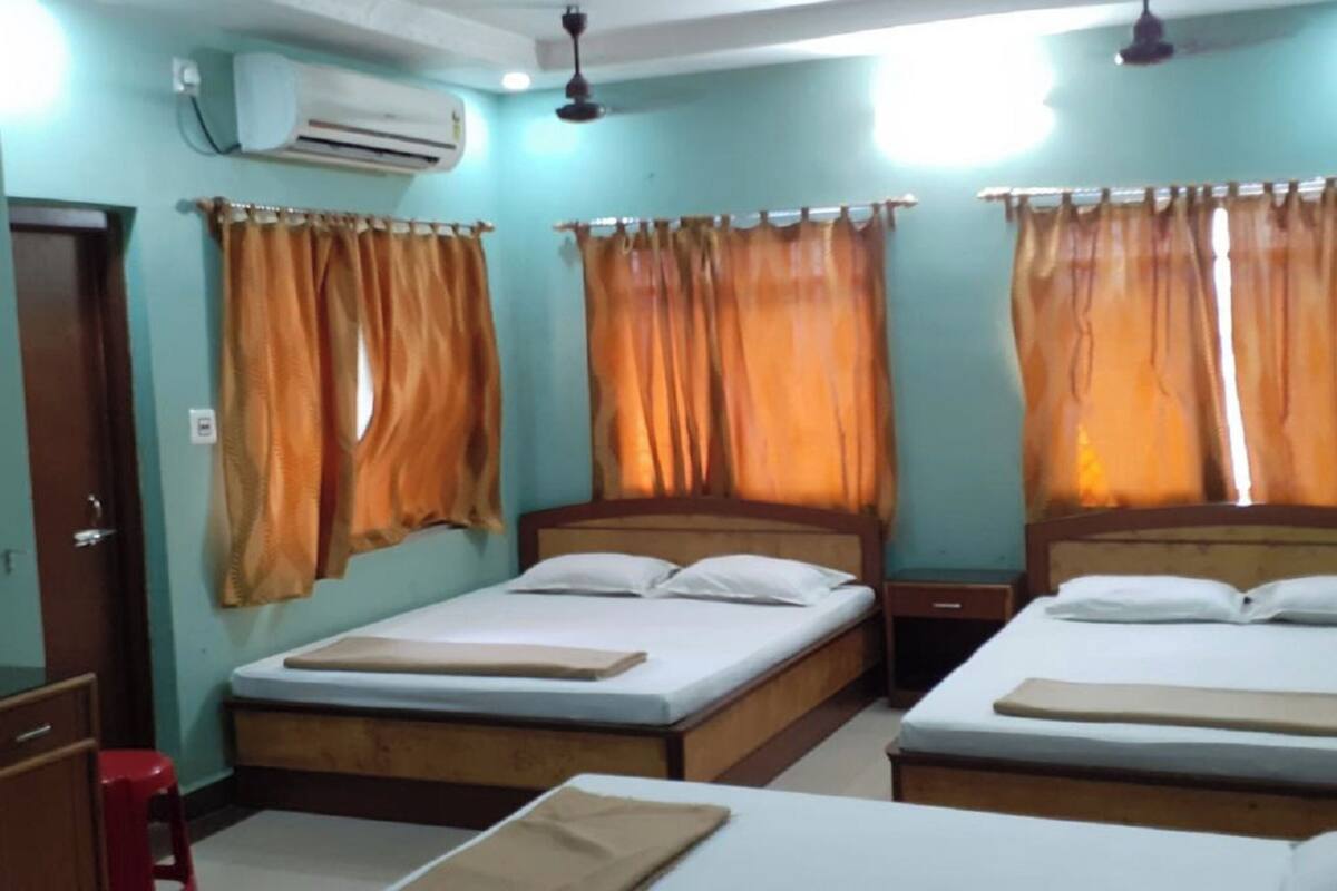 Hypo-allergenic bedding, desk, soundproofing, free WiFi