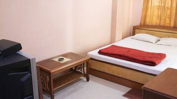 Ropa de cama hipoalergénica, escritorio y sistema de insonorización