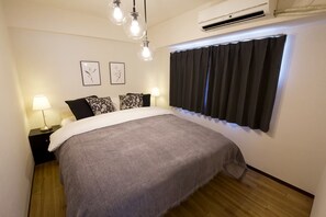 3 bedrooms, iron/ironing board, internet, bed sheets