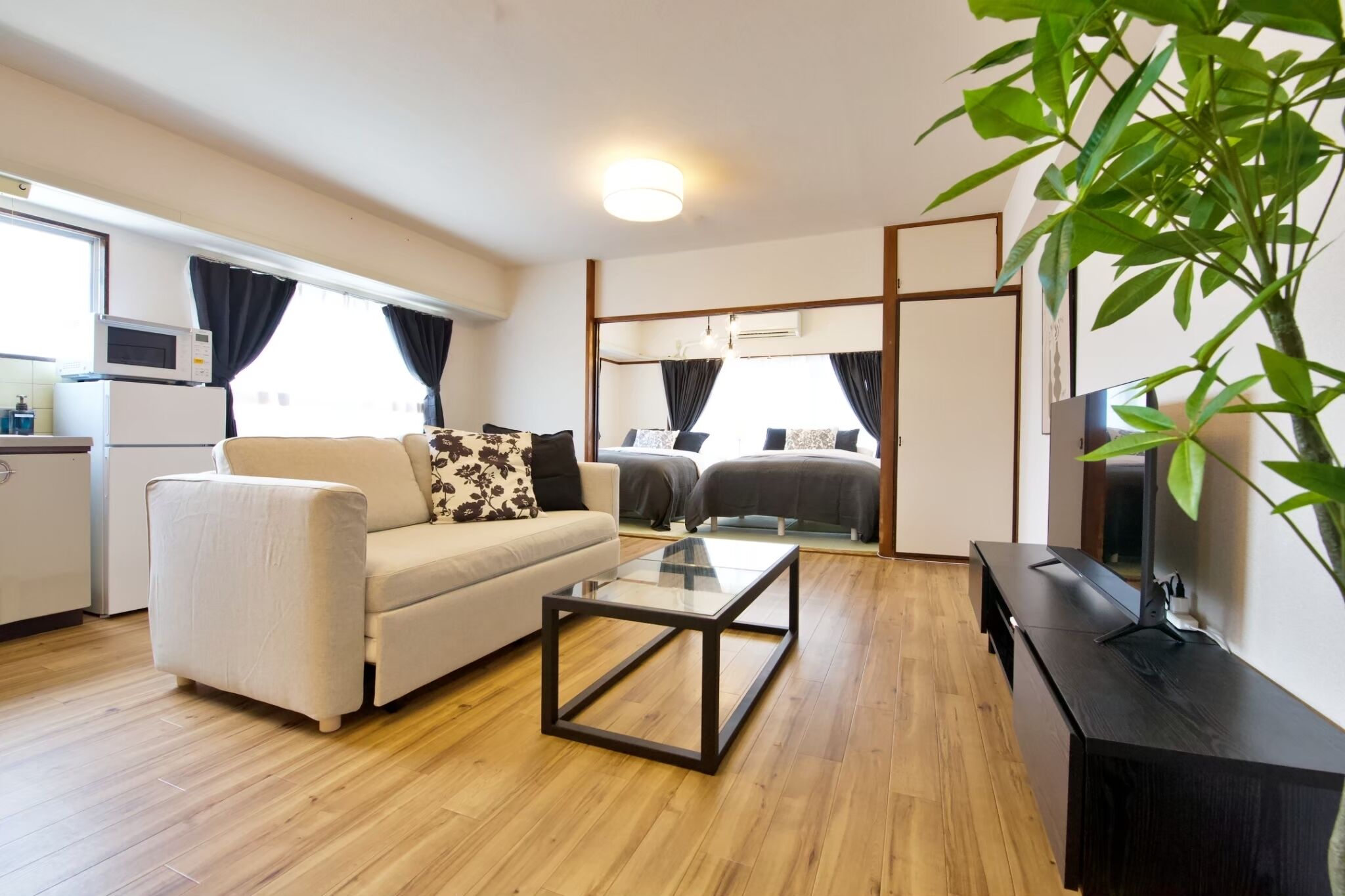 3 makuuhuonetta, silitysrauta/-lauta, internet, vuodevaatteet