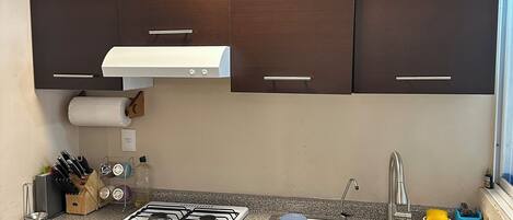 Fridge, microwave, oven, coffee/tea maker