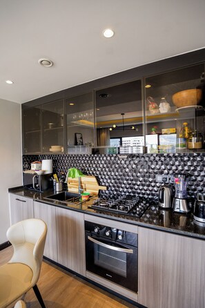 Microwave, oven
