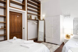 3 bedrooms, in-room safe, iron/ironing board, WiFi
