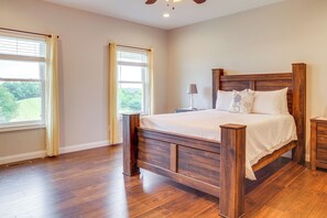 4 bedrooms, iron/ironing board, travel cot, Internet - 14 Mi to Ark Encounter: Rural Corinth Escape! (Corinth)
