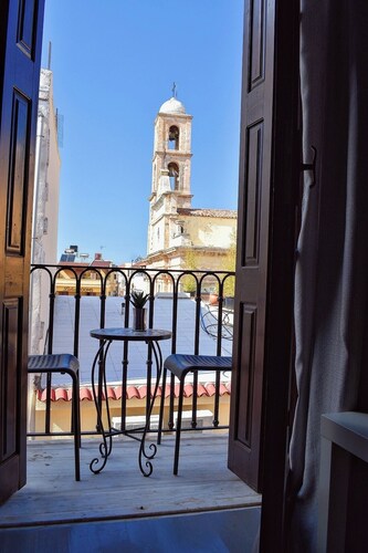 Cozy Room in the heart of the Old Venetian Harbor!