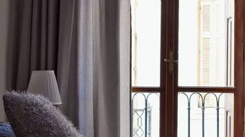 1 bedroom, iron/ironing board, internet, bed sheets