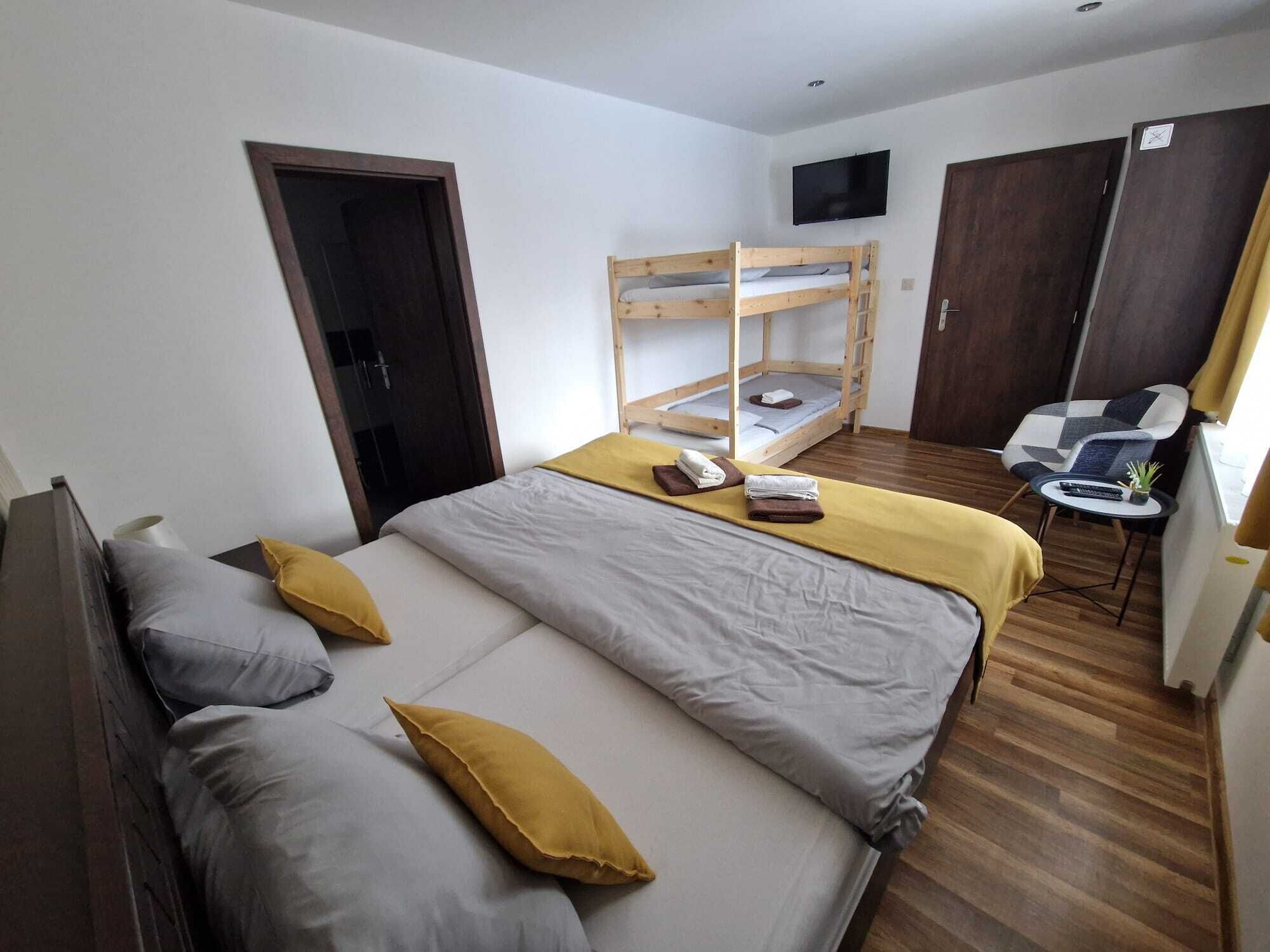 4 camere, ferro/asse da stiro, Wi-Fi