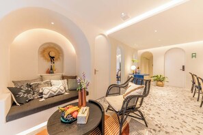 Sala de estar en el lobby